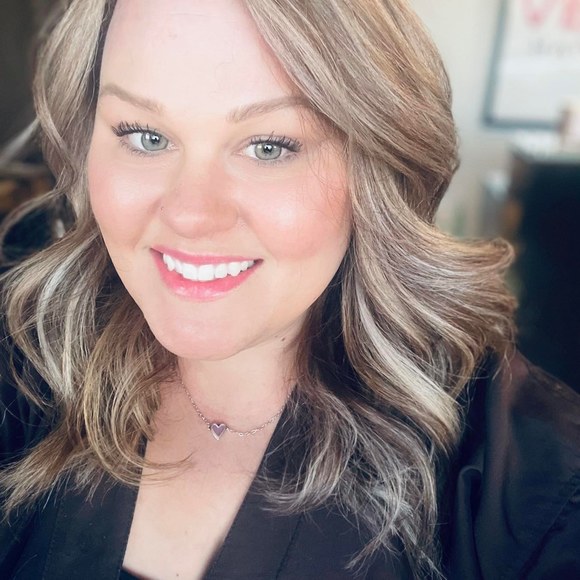 Meet your Posher, Melissa - Picture 1 of 1